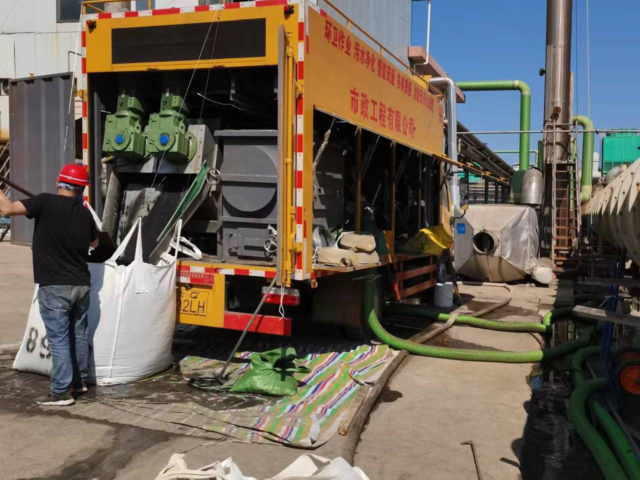 镇巴淤泥压干处理