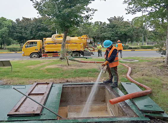 镇巴化油池清理