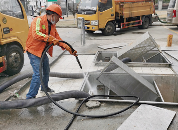 镇巴隔油池清理